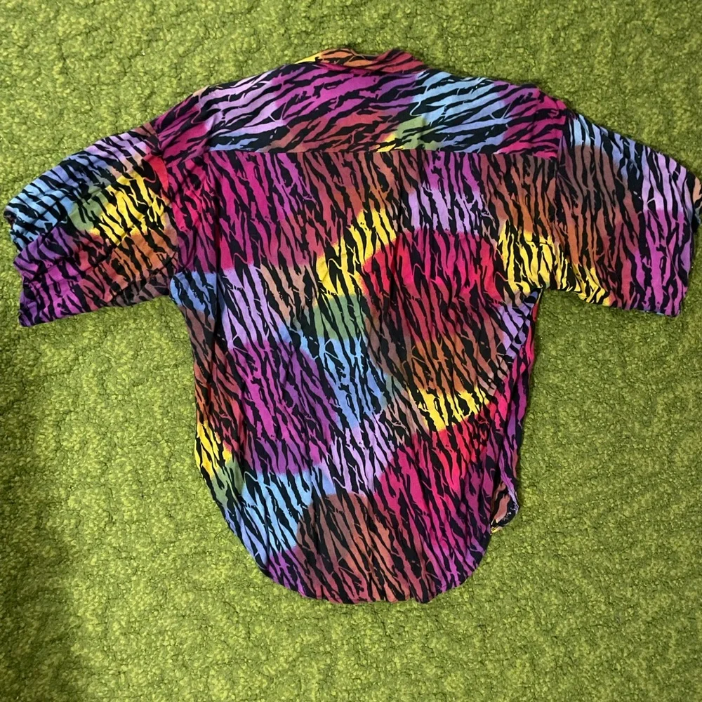 Retro Tiger Print Button-Up Shirt - Picture 3 of 8